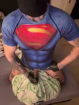 Snapshot of LuggiJack chatting on 12/23/24, 04:55 LuggiJack online show from 12/23/24, 04:55