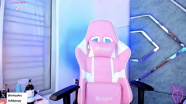 ashlyrey-1 online show from 03/09/25, 12:31