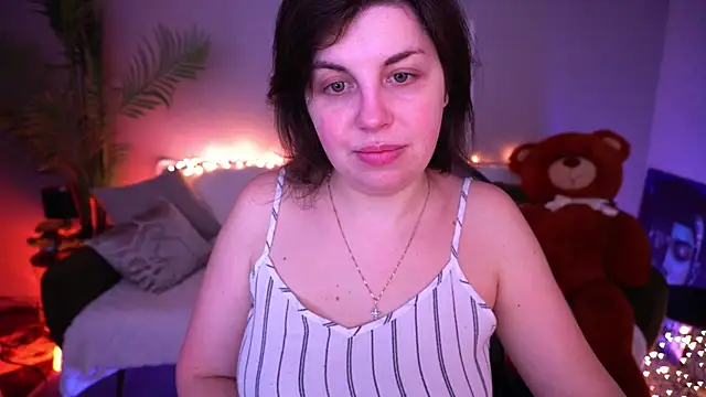 MirandaWong online show from 04/11/26, 05:04