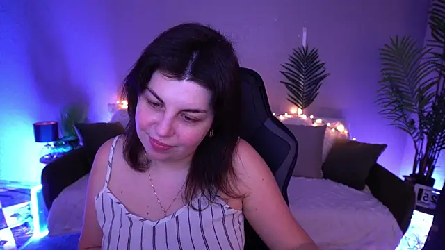 MirandaWong online show from 03/25/26, 05:51