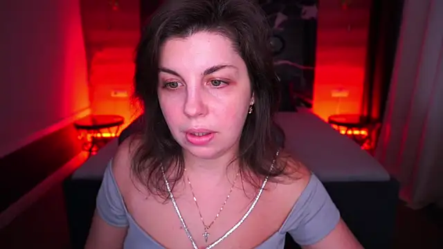 MirandaWong online show from 10/17/25, 05:44