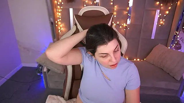 MirandaWong online show from 02/15/26, 06:58