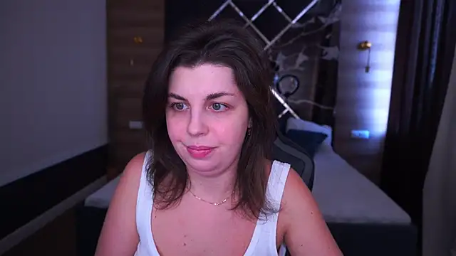 MirandaWong online show from 09/27/25, 05:24