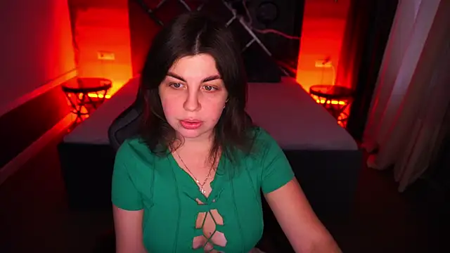 MirandaWong online show from 11/07/25, 06:51