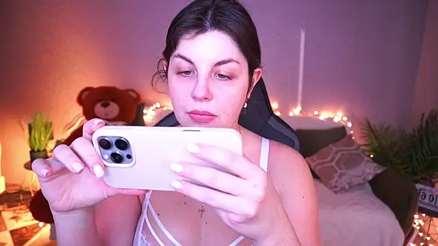 MirandaWong online show from 03/07/26, 05:58