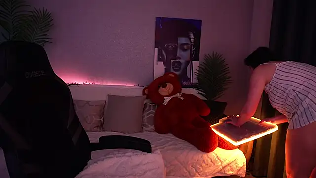 MirandaWong online show from 04/02/26, 05:14