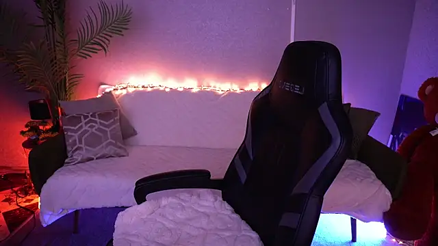 MirandaWong online show from 04/12/26, 04:49