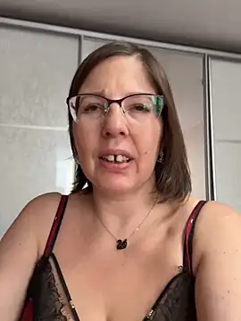 Snapshot of B_Bonya_m chatting on 03/18/25, 04:51 B Bonya m online show from 03/18/25, 04:51