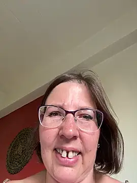 Snapshot of B_Bonya_m chatting on 02/12/25, 02:45 B Bonya m online show from 02/12/25, 02:45