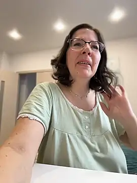 B Bonya m online show from 04/18/26, 04:26