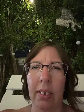 Snapshot of B_Bonya_m chatting on 02/06/25, 12:37 B Bonya m online show from 02/06/25, 12:37