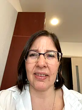 Snapshot of B_Bonya_m chatting on 09/28/25, 04:08 B Bonya m online show from 09/28/25, 04:08
