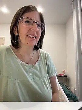 Snapshot of B_Bonya_m chatting on 10/17/25, 04:38 B Bonya m online show from 10/17/25, 04:38
