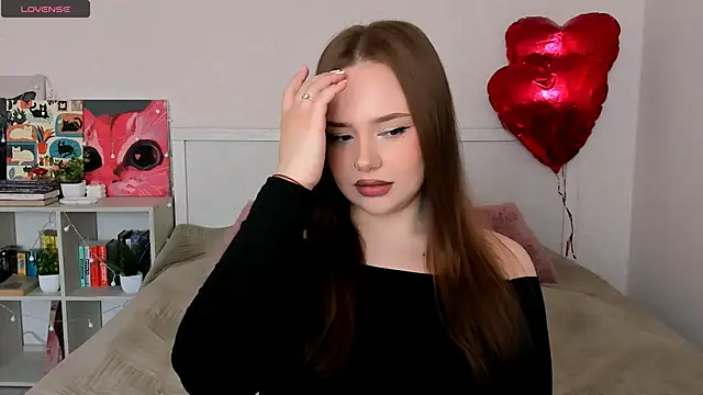 LittleKiitten online show from 06/24/26, 02:04