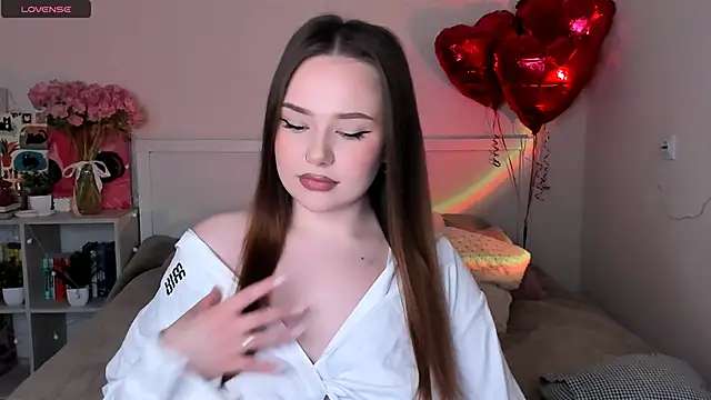 LittleKiitten online show from 05/28/26, 02:45