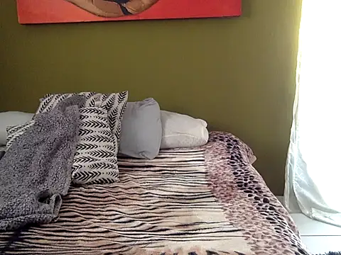 GoldenPussyXOXO online show from 09/20/25, 10:53