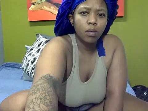 Snapshot of GoldenPussyXOXO chatting on 12/03/25, 11:58 GoldenPussyXOXO online show from 12/03/25, 11:58