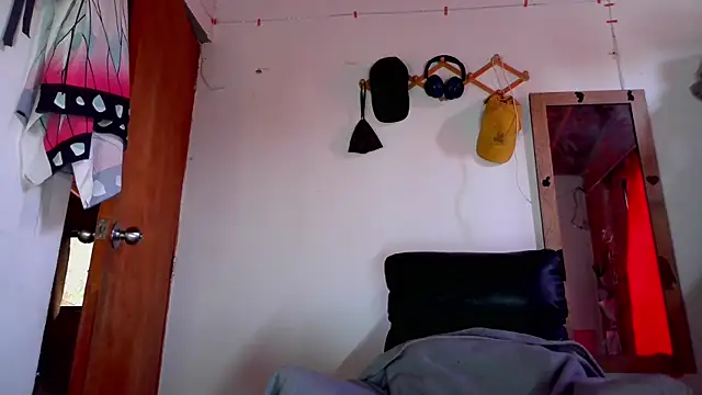 Snapshot of calioppe01 chatting on 07/08/26, 01:01 calioppe01 online show from 07/08/26, 01:01