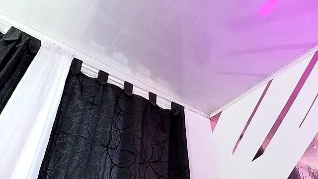 Snapshot of Kitten_Hot_ chatting on 10/30/25, 11:08 Kitten Hot online show from 10/30/25, 11:08