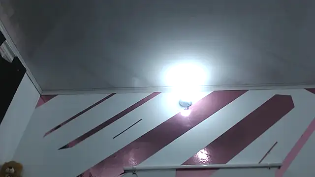 Snapshot of Kitten_Hot_ chatting on 11/27/25, 09:15 Kitten Hot online show from 11/27/25, 09:15