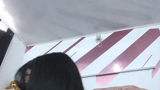 Snapshot of Kitten_Hot_ chatting on 11/15/25, 02:43 Kitten Hot online show from 11/15/25, 02:43