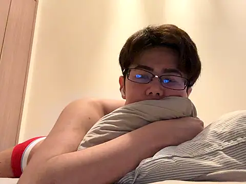 Snapshot of ryota_kkk chatting on 10/16/25, 03:53 ryota kkk online show from 10/16/25, 03:53
