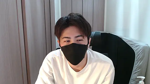 Snapshot of ryota_kkk chatting on 01/21/25, 02:15 ryota kkk online show from 01/21/25, 02:15