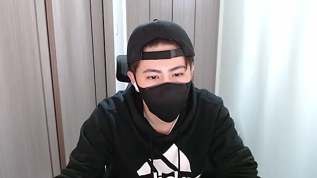 Snapshot of ryota_kkk chatting on 12/29/24, 12:55 ryota kkk online show from 12/29/24, 12:55