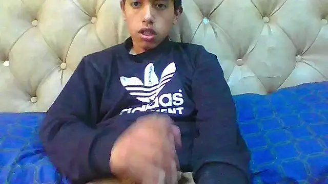 Snapshot of danuel23 chatting on 09/12/25, 04:18 danuel23 online show from 09/12/25, 04:18