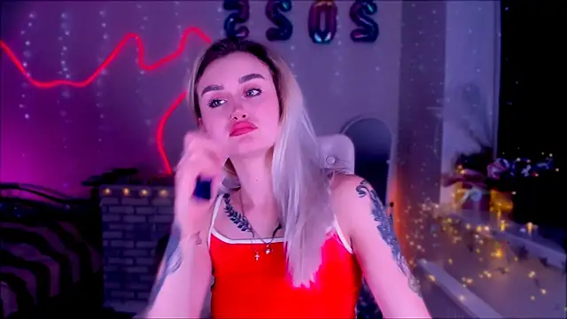 Snapshot of _Ravenaa chatting on 01/29/25, 03:37 Ravenaa online show from 01/29/25, 03:37