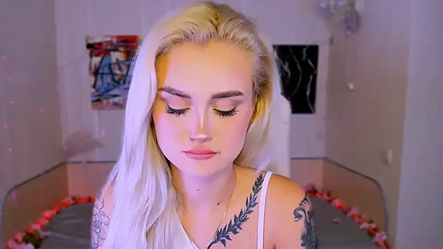  Ravenaa online show from 11/11/25, 11:27