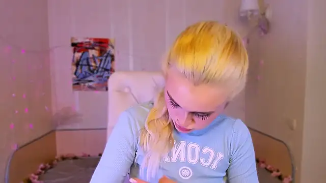  Ravenaa online show from 11/03/25, 01:47