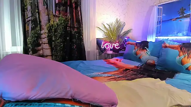 Snapshot of Evie_Hill chatting on 04/15/26, 08:31 Evie Hill online show from 04/15/26, 08:31