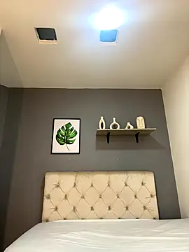 Snapshot of Soe_Lara chatting on 11/20/25, 10:49 Soe Lara online show from 11/20/25, 10:49