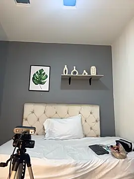 Snapshot of Soe_Lara chatting on 11/18/25, 10:40 Soe Lara online show from 11/18/25, 10:40