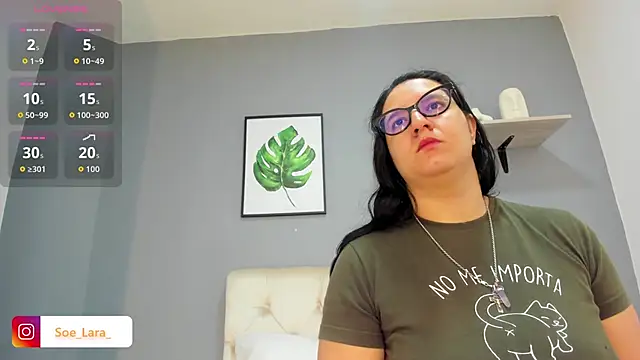 Snapshot of Soe_Lara chatting on 11/27/25, 11:21 Soe Lara online show from 11/27/25, 11:21