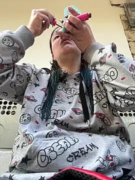 Soe Lara online show from 12/19/25, 01:02