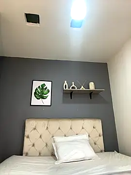 Snapshot of Soe_Lara chatting on 09/18/25, 10:51 Soe Lara online show from 09/18/25, 10:51
