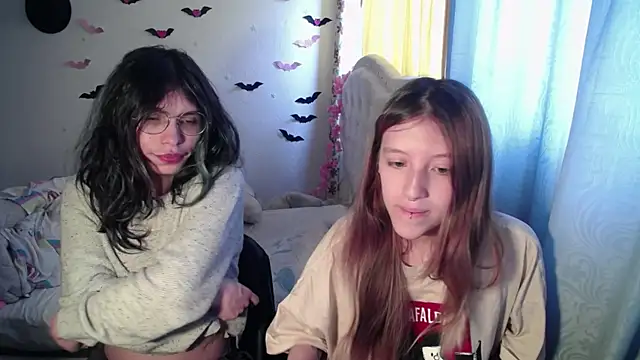 Snapshot of BRIAR_AND_BLAIR chatting on 09/10/25, 04:28 BRIAR AND BLAIR online show from 09/10/25, 04:28