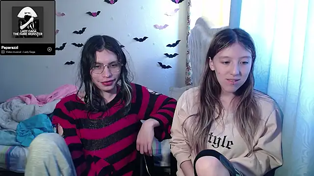 Snapshot of BRIAR_AND_BLAIR chatting on 09/20/25, 04:01 BRIAR AND BLAIR online show from 09/20/25, 04:01