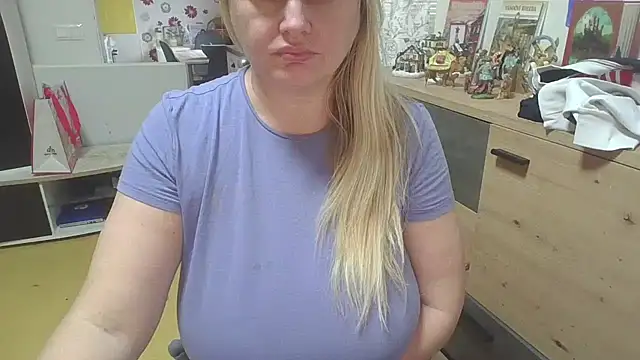 Meliss Official9 online show from 12/15/25, 09:48