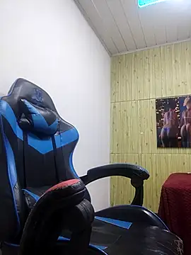 Catalehia Milk online show from 09/25/25, 07:42