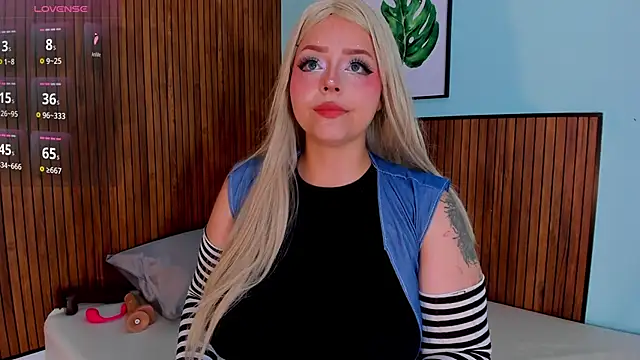 curvy rousi online show from 10/31/25, 12:02