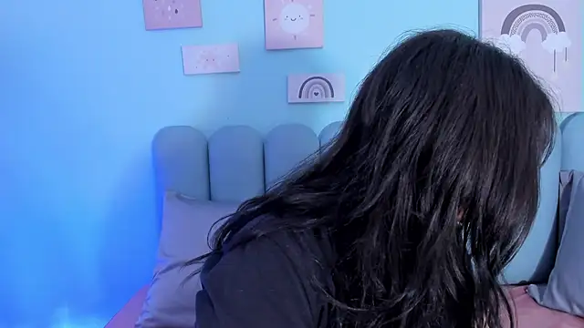 curvy rousi online show from 10/04/25, 11:34