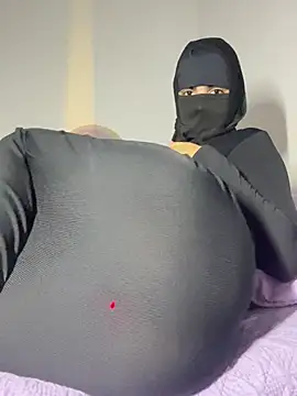 Snapshot of MARYADSUARD chatting on 01/16/26, 05:00 MARYADSUARD online show from 01/16/26, 05:00