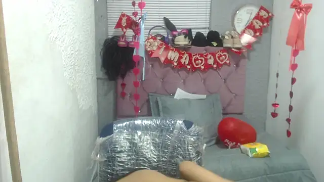 Snapshot of vainillaplaypussy chatting on 03/17/25, 03:40 vainillaplaypussy online show from 03/17/25, 03:40