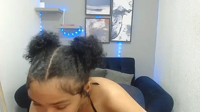 Snapshot of vainillaplaypussy chatting on 09/20/25, 12:59 vainillaplaypussy online show from 09/20/25, 12:59