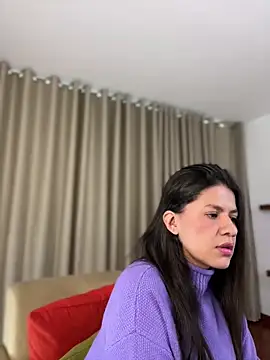Snapshot of Alice_Biel chatting on 06/15/26, 02:39 Alice Biel online show from 06/15/26, 02:39