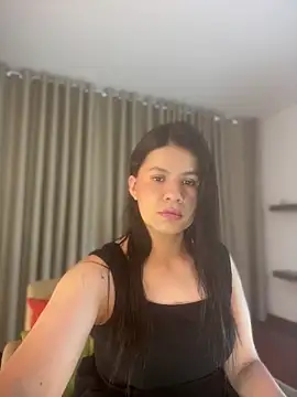Snapshot of Alice_Biel chatting on 06/12/26, 01:09 Alice Biel online show from 06/12/26, 01:09