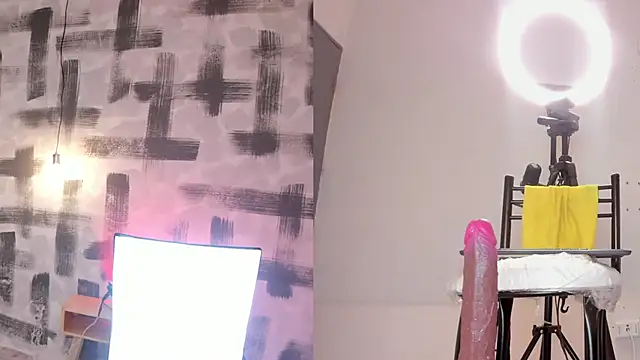 Snapshot of kylie_st chatting on 02/24/25, 03:53 kylie st online show from 02/24/25, 03:53